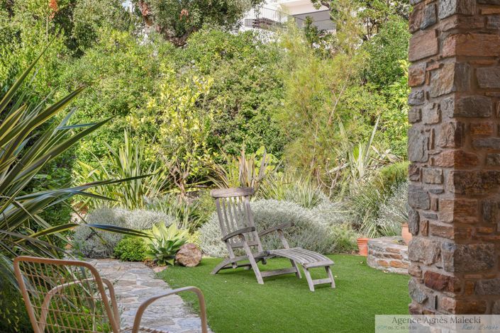 Image No.16-6 Bed House for sale