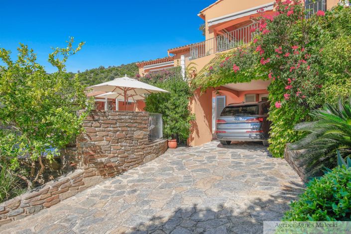 Image No.5-6 Bed House for sale