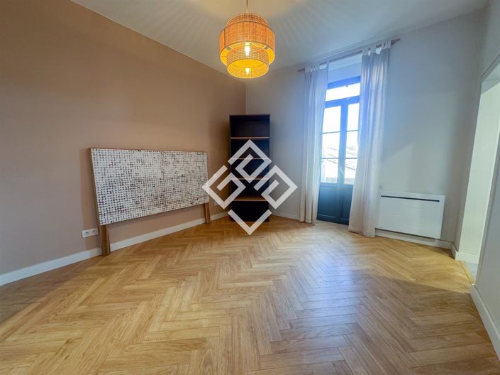 Image No.9-3 Bed Apartment for sale