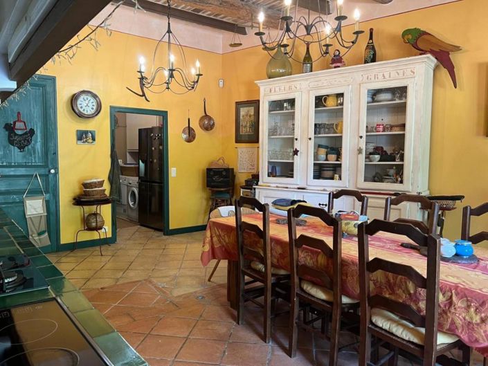 Image No.3-8 Bed House for sale