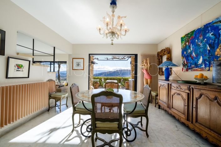 Image No.8-5 Bed House for sale