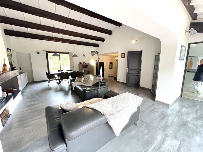 Image No.6-3 Bed House for sale