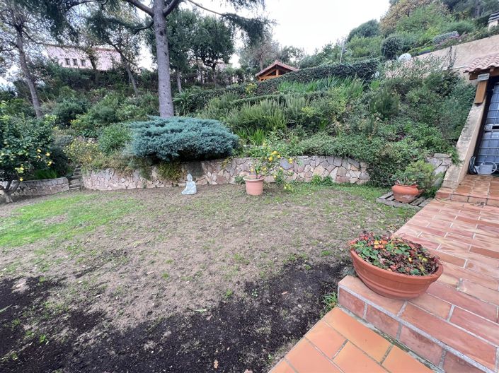 Image No.9-3 Bed House for sale