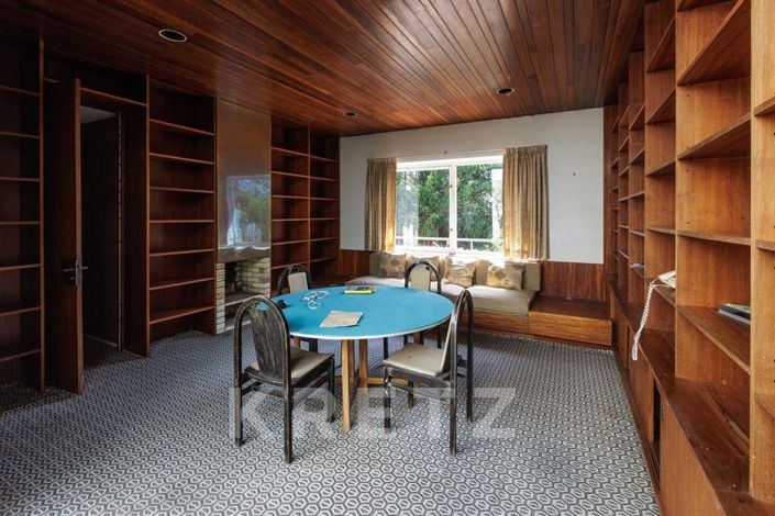 Image No.11-8 Bed Property for sale