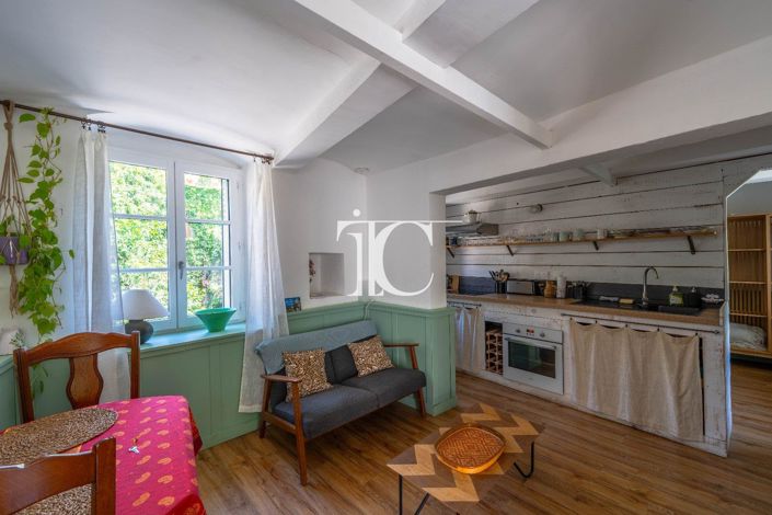 Image No.8-3 Bed House for sale