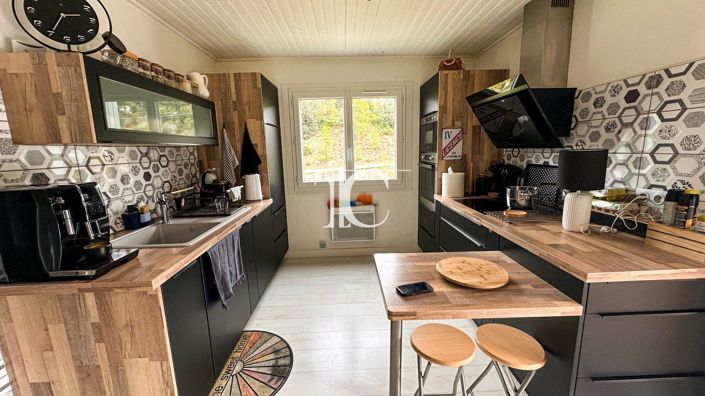 Image No.8-3 Bed House for sale