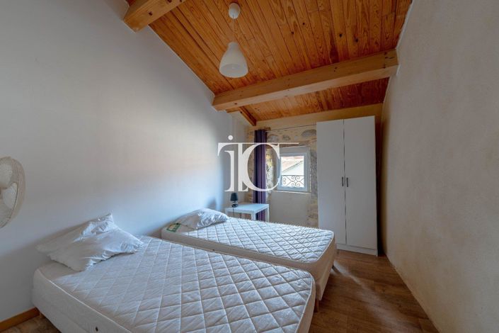 Image No.11-5 Bed House for sale