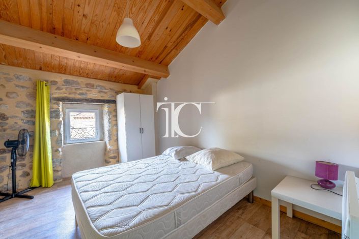 Image No.12-5 Bed House for sale