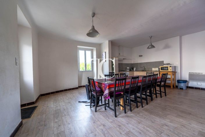 Image No.7-5 Bed House for sale