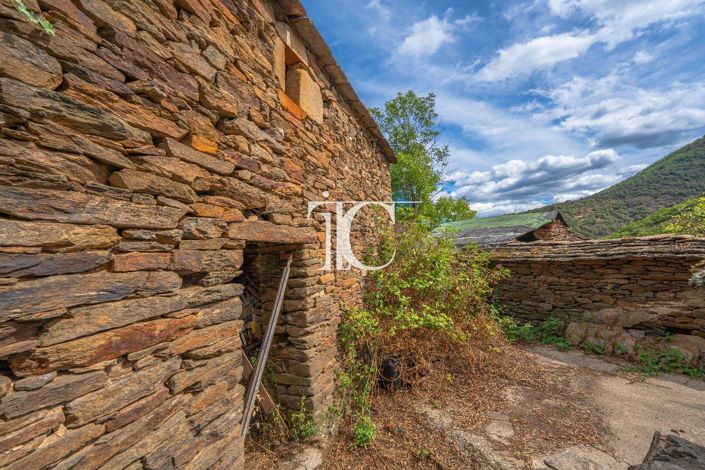 Image No.17-2 Bed House for sale