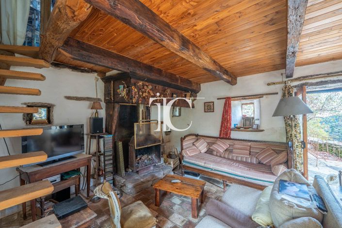 Image No.6-2 Bed House for sale