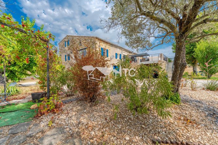 Image No.8-5 Bed Property for sale