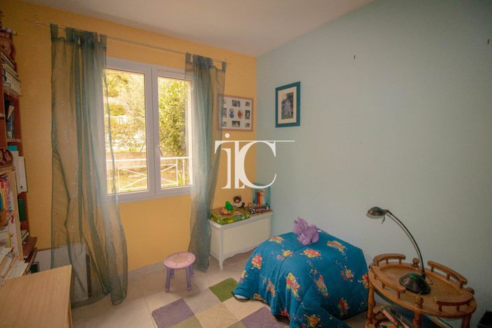 Image No.12-3 Bed House for sale