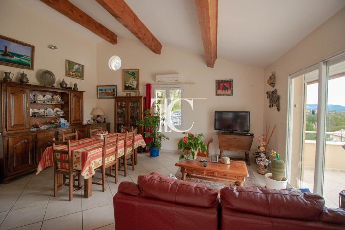 Image No.6-3 Bed House for sale