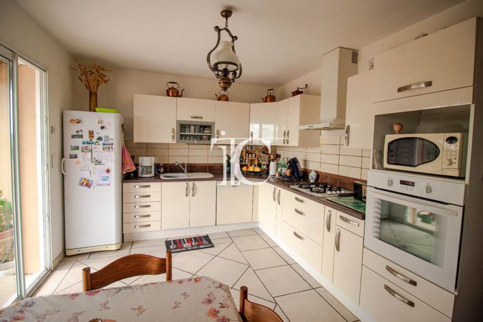 Image No.8-3 Bed House for sale