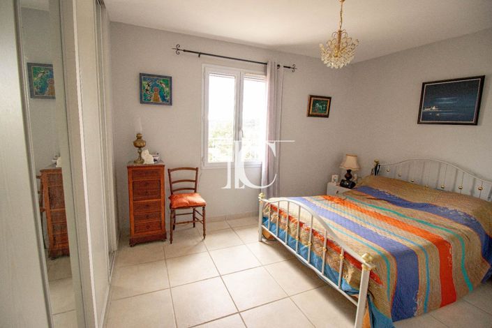 Image No.9-3 Bed House for sale