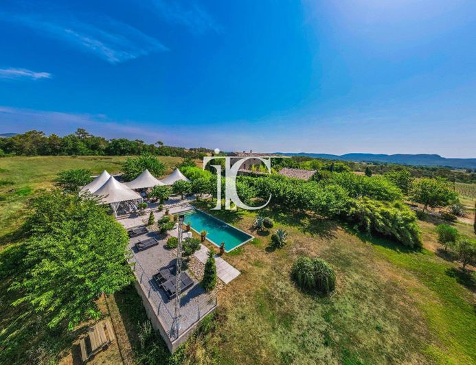 Image No.16-6 Bed Property for sale