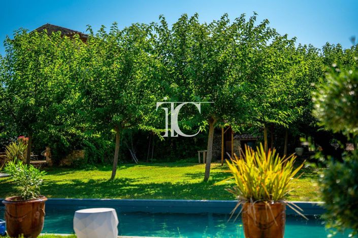 Image No.19-6 Bed Property for sale