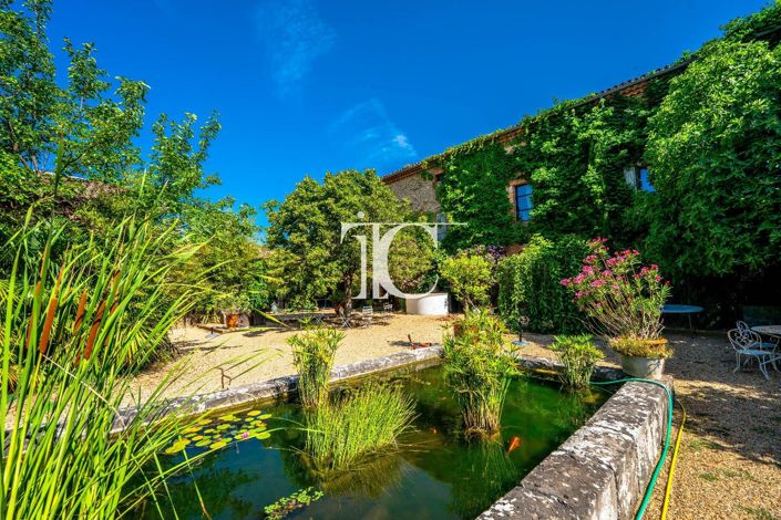 Image No.5-6 Bed Property for sale