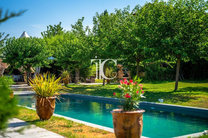 Image No.6-6 Bed Property for sale