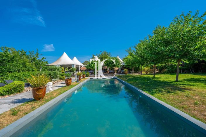 Image No.7-6 Bed Property for sale