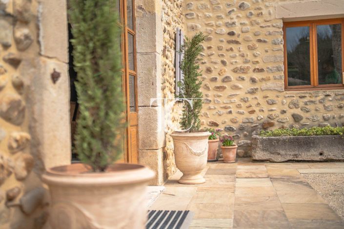 Image No.15-10 Bed Property for sale