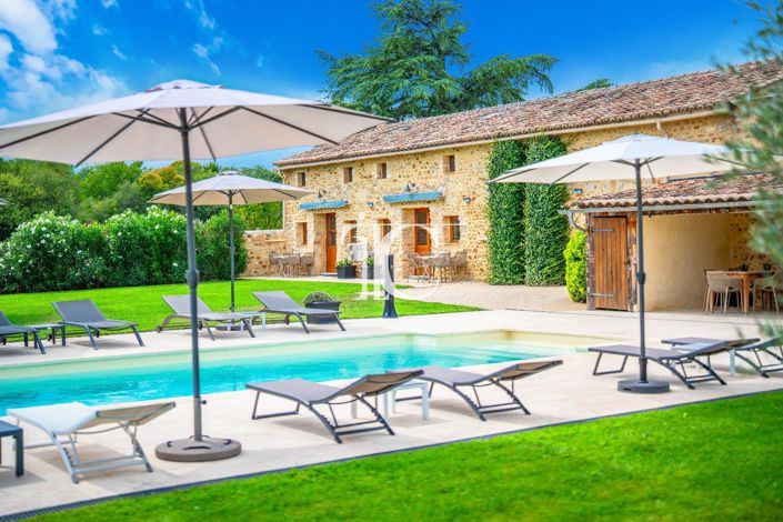 Image No.3-10 Bed Property for sale