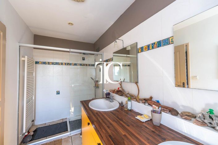 Image No.9-2 Bed House for sale