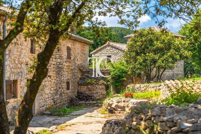 Image No.12-10 Bed Property for sale