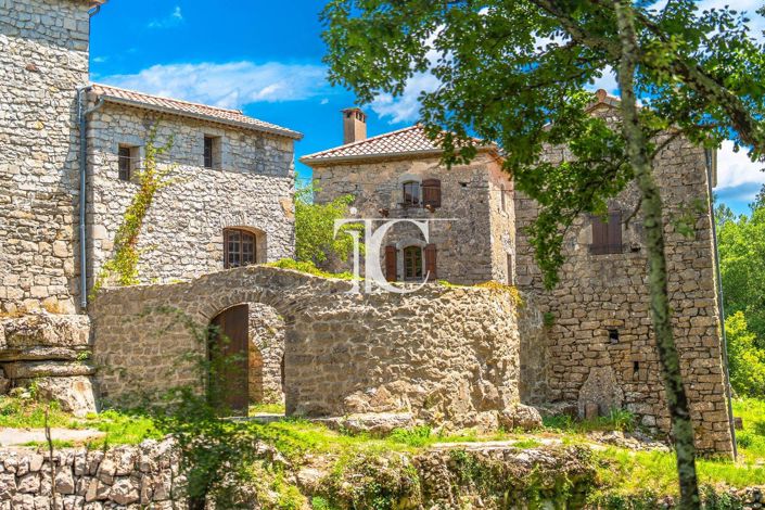 Image No.2-10 Bed Property for sale