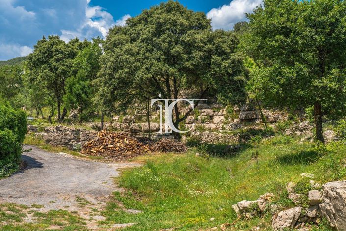 Image No.8-10 Bed Property for sale