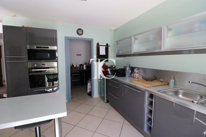 Image No.7-3 Bed House for sale