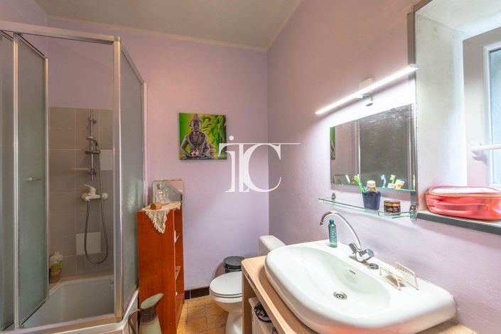 Image No.15-3 Bed House for sale