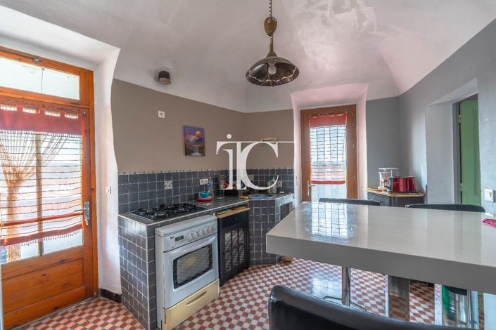 Image No.7-3 Bed House for sale