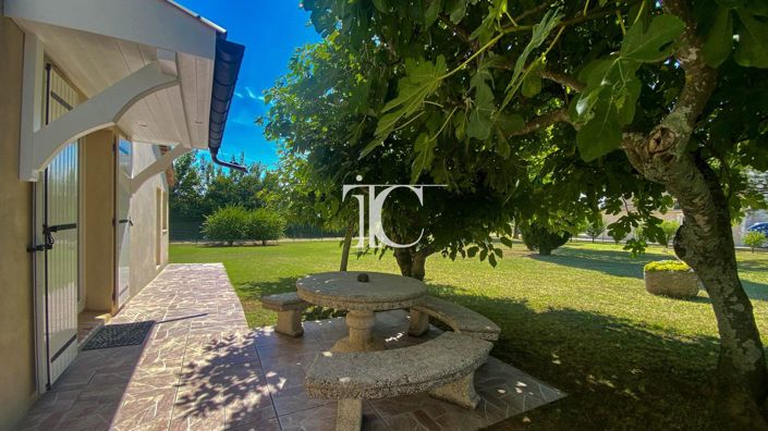 Image No.12-2 Bed House for sale