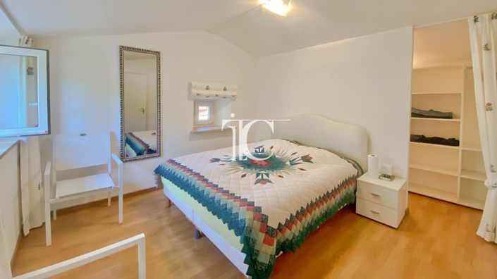 Image No.6-2 Bed House for sale