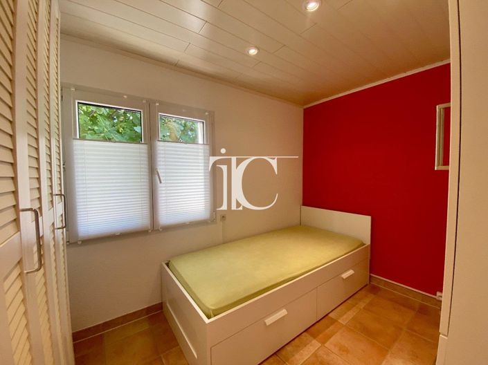 Image No.8-2 Bed House for sale