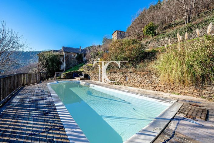 Image No.2-Propriété de 11 chambres à vendre à Lablachère