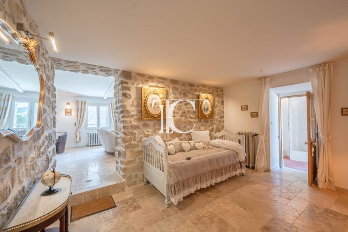 Image No.15-Propriété de 5 chambres à vendre à Vogué