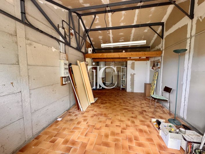 Image No.11-2 Bed House for sale