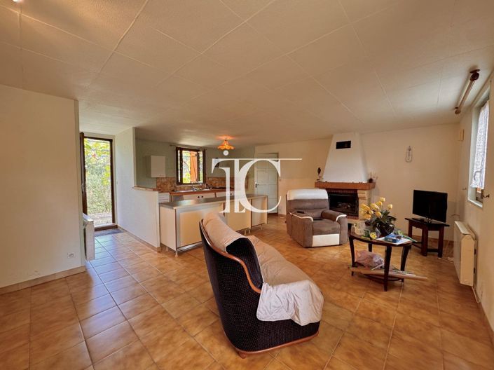 Image No.5-2 Bed House for sale