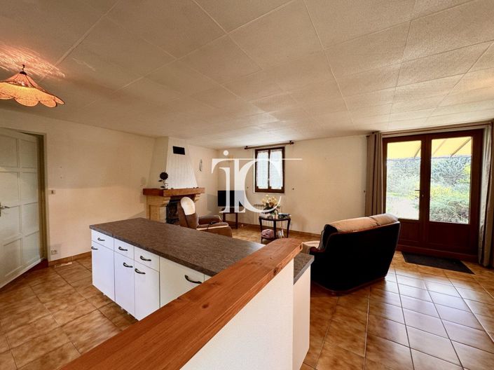 Image No.8-2 Bed House for sale