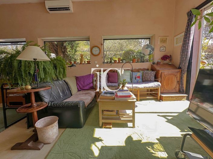 Image No.10-3 Bed House for sale