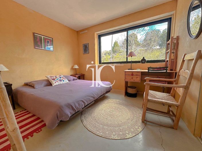 Image No.8-3 Bed House for sale