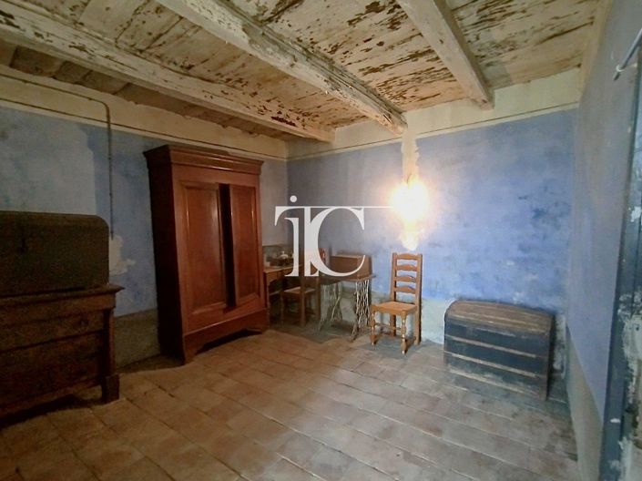 Image No.12-4 Bed House for sale