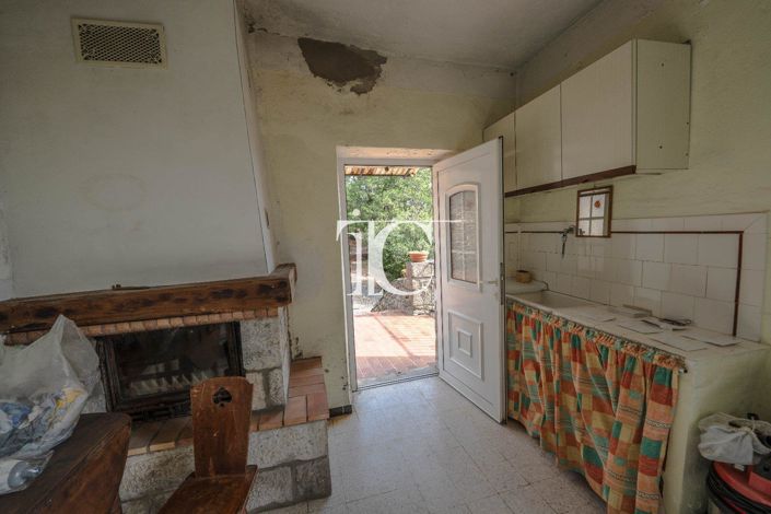 Image No.8-4 Bed House for sale