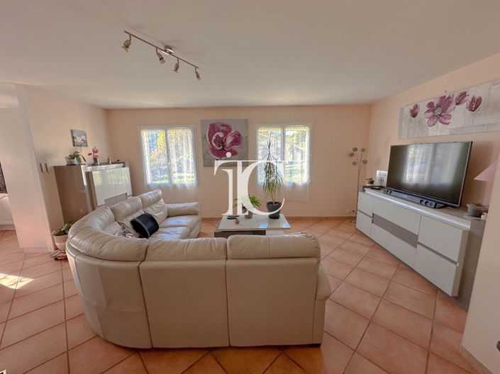 Image No.3-2 Bed House for sale