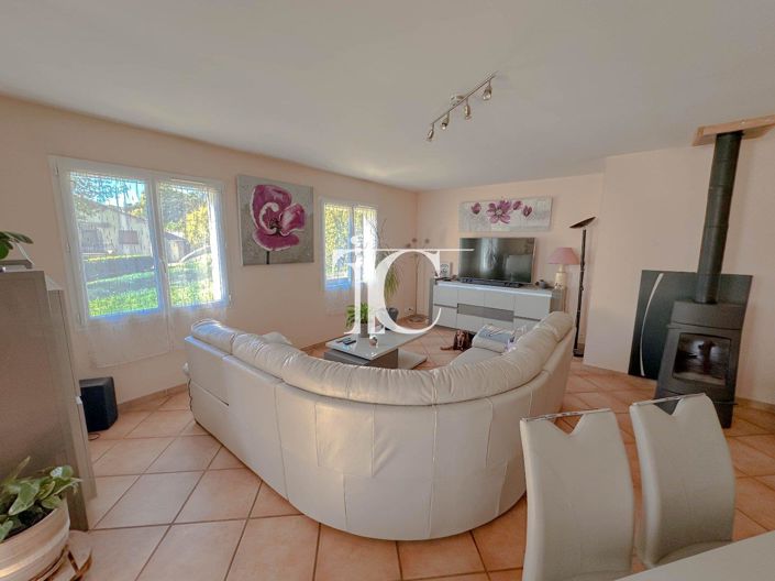 Image No.5-2 Bed House for sale