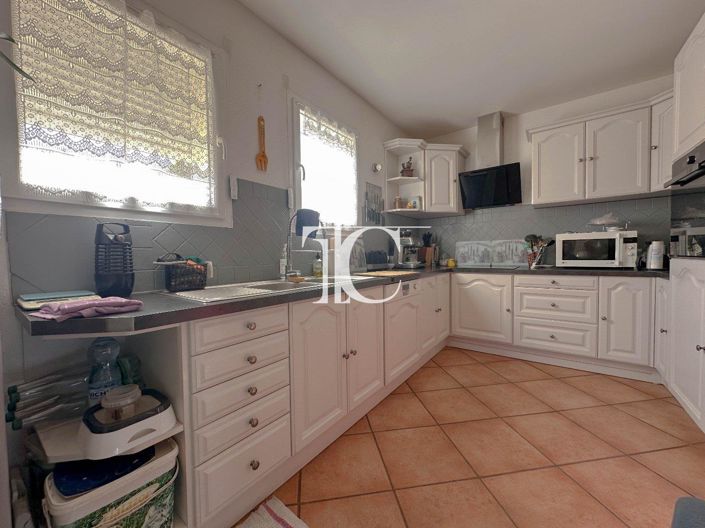 Image No.6-2 Bed House for sale