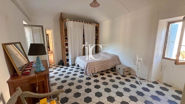 Image No.10-2 Bed House for sale